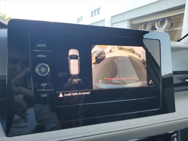 Photo of 2025 Silver Metallic Volkswagen Taos