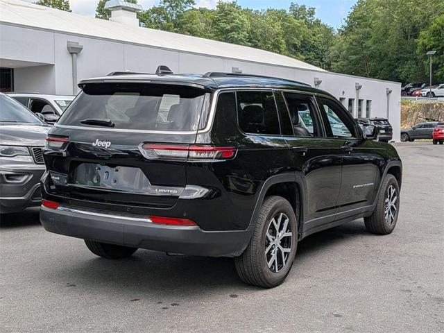 Photo of 2025 Diamond Black Jeep Grand Cherokee L