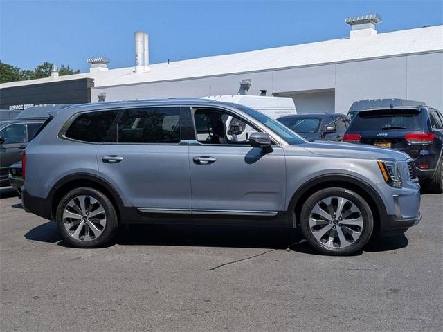 Photo of 2020 Everlasting Silver Kia Telluride