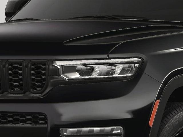Photo of 2025 Diamond Black Jeep Grand Cherokee L