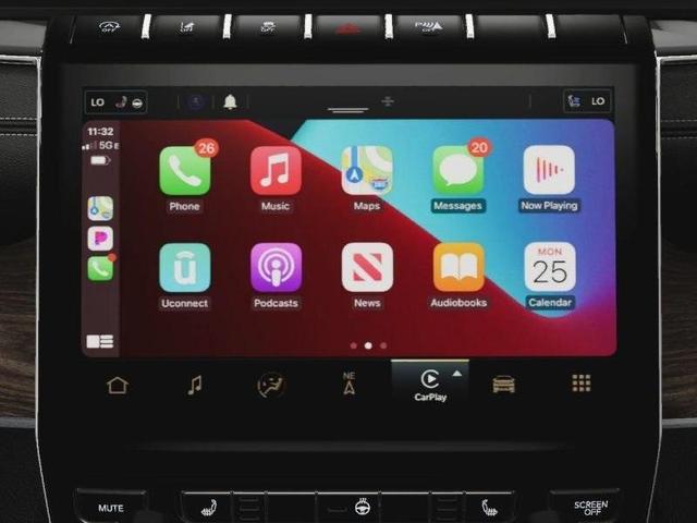 Photo of 2025 Diamond Black Jeep Grand Cherokee L