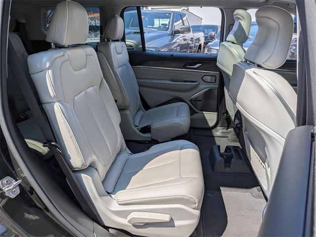 Photo of 2022 Rocky Mountain Pearlcoat Jeep Grand Cherokee L