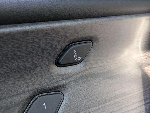 Photo of 2022 Rocky Mountain Pearlcoat Jeep Grand Cherokee L