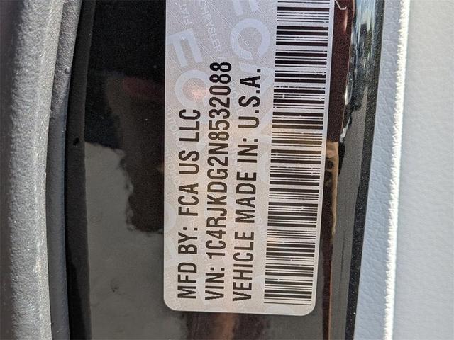 Photo of 2022 Rocky Mountain Pearlcoat Jeep Grand Cherokee L