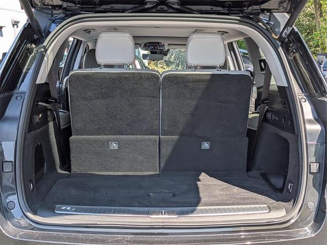 Photo of 2022 Rocky Mountain Pearlcoat Jeep Grand Cherokee L