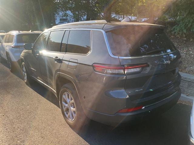 Photo of 2022 Metallic Jeep Grand Cherokee L