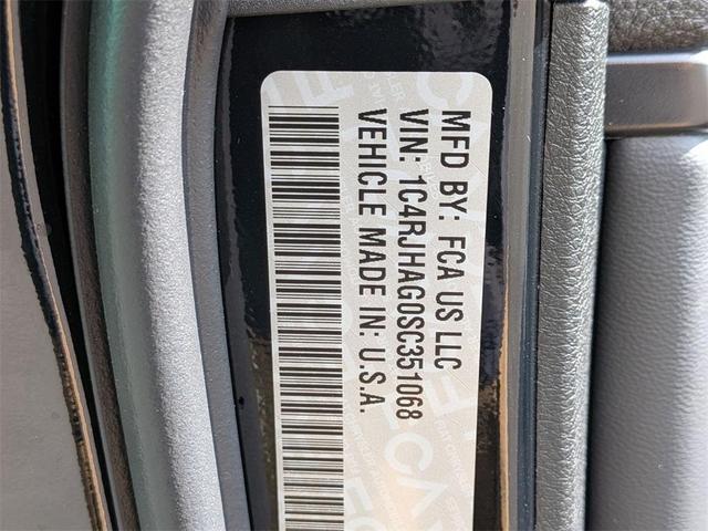 Photo of 2025 Diamond Black Jeep Grand Cherokee