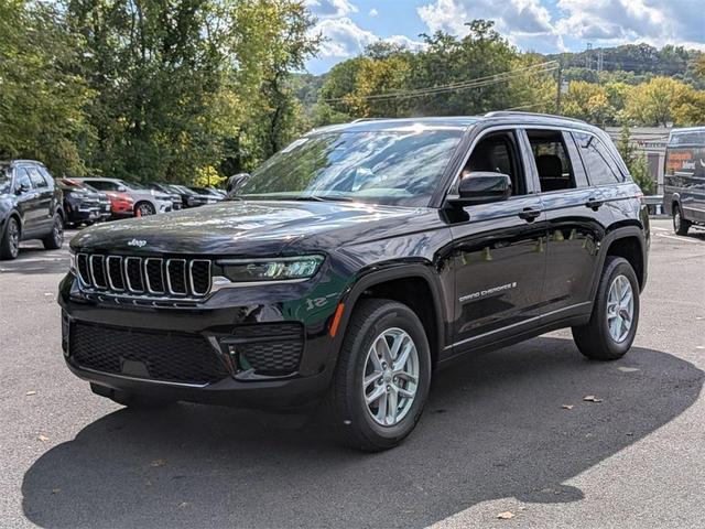 Photo of 2025 Diamond Black Jeep Grand Cherokee