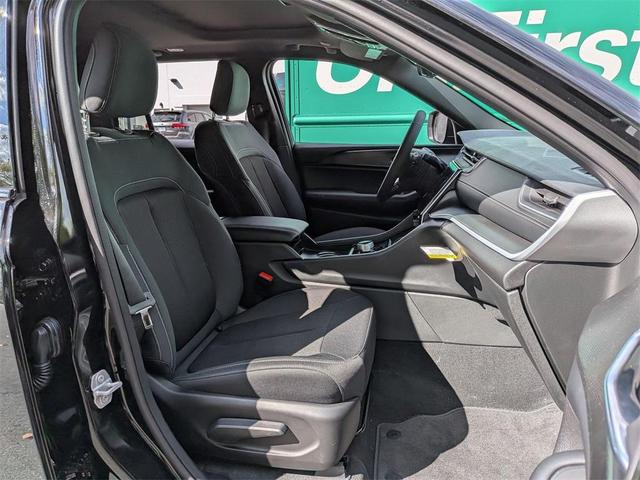 Photo of 2025 Diamond Black Jeep Grand Cherokee