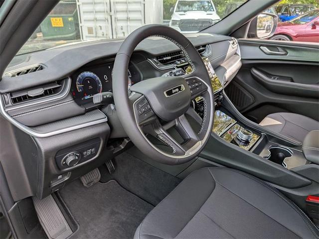 Photo of 2025 Diamond Black Jeep Grand Cherokee