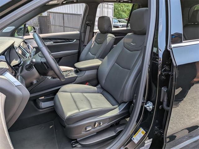 Photo of 2024 Stellar Black Metallic Cadillac XT6