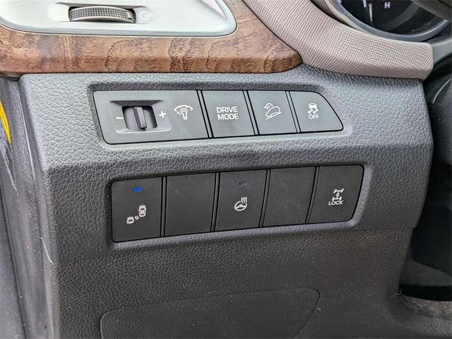 Photo of 2018 Frost White Pearl Hyundai Santa Fe Sport