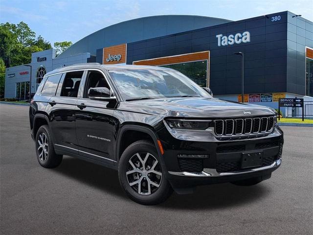 Photo of 2025 Diamond Black Jeep Grand Cherokee L