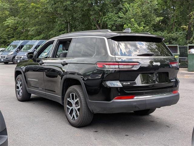 Photo of 2025 Diamond Black Jeep Grand Cherokee L