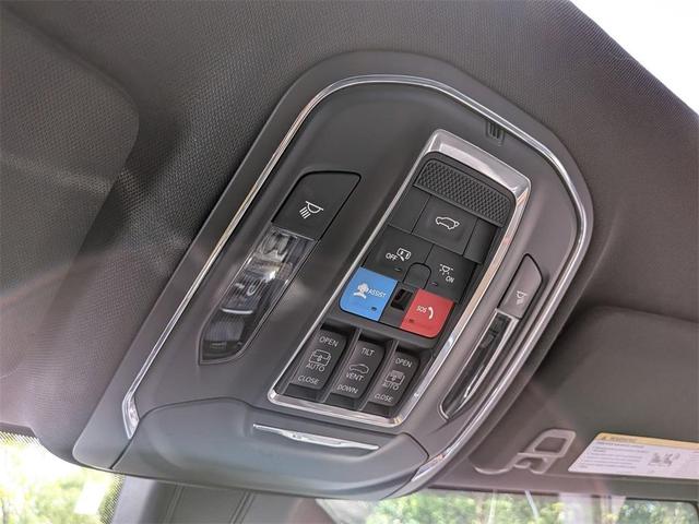 Photo of 2025 Diamond Black Jeep Grand Cherokee L
