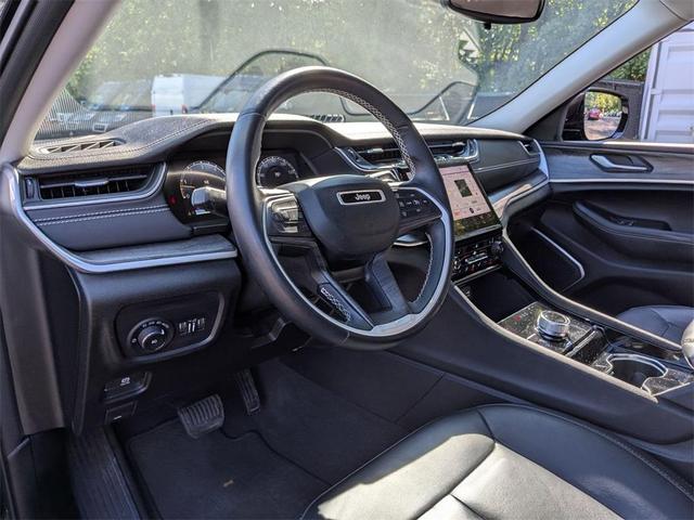 Photo of 2022 Diamond Black Jeep Grand Cherokee L