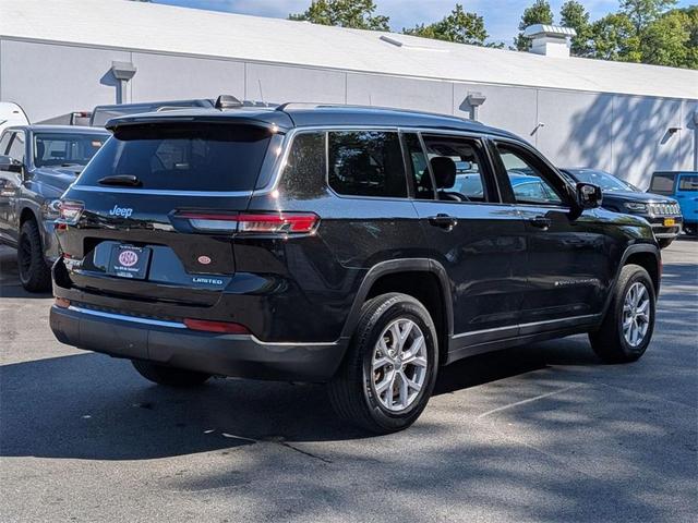 Photo of 2022 Diamond Black Jeep Grand Cherokee L