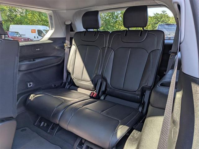 Photo of 2022 Diamond Black Jeep Grand Cherokee L