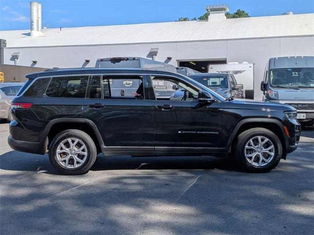 Photo of 2022 Diamond Black Jeep Grand Cherokee L