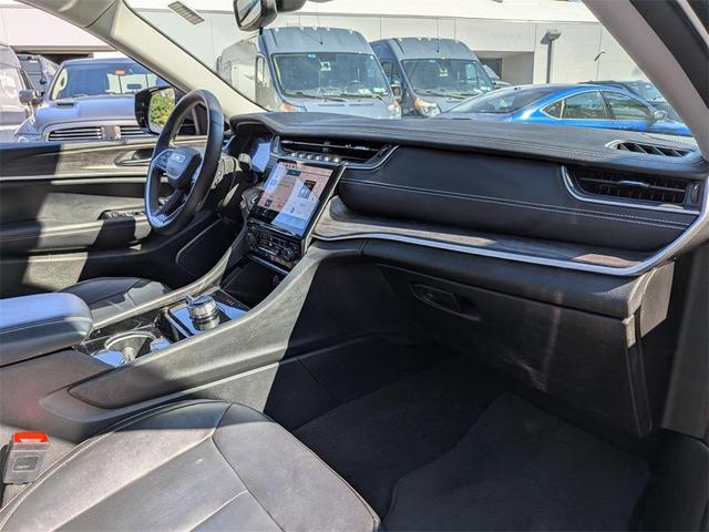 Photo of 2022 Diamond Black Jeep Grand Cherokee L