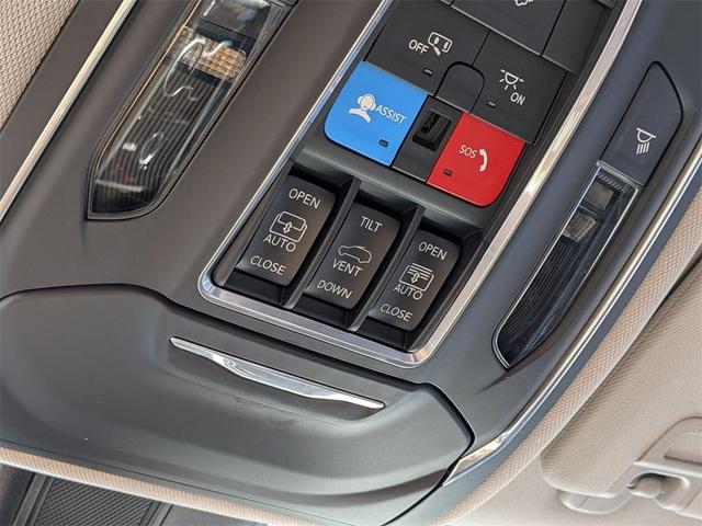 Photo of 2022 Diamond Black Jeep Grand Cherokee L