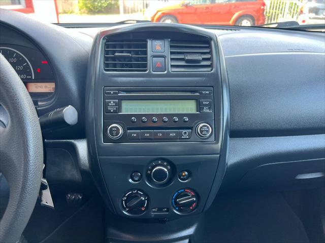 Photo of 2016 Black Nissan Versa