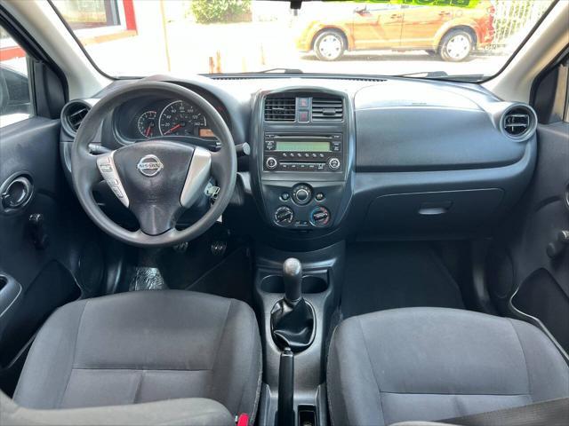Photo of 2016 Black Nissan Versa