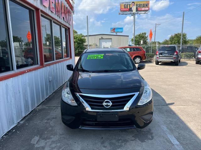 Photo of 2016 Black Nissan Versa