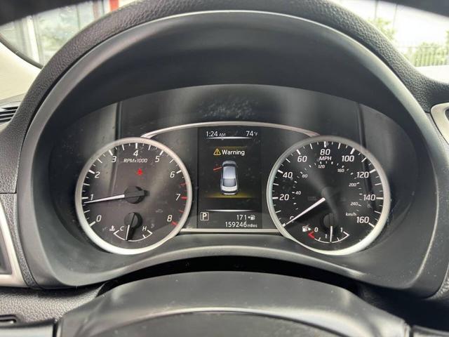 Photo of 2016 Black Nissan Sentra