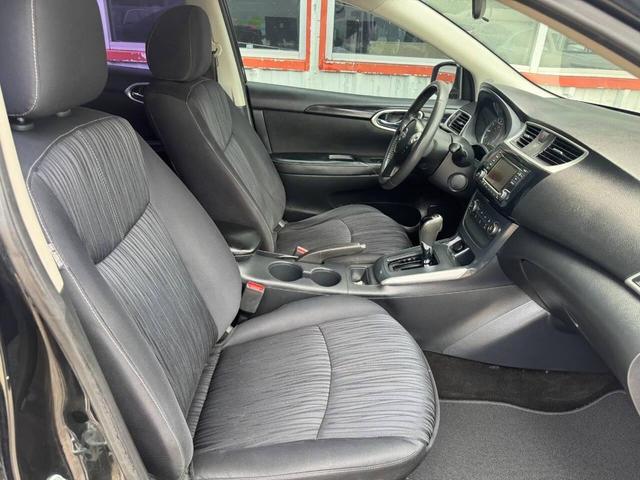 Photo of 2016 Black Nissan Sentra