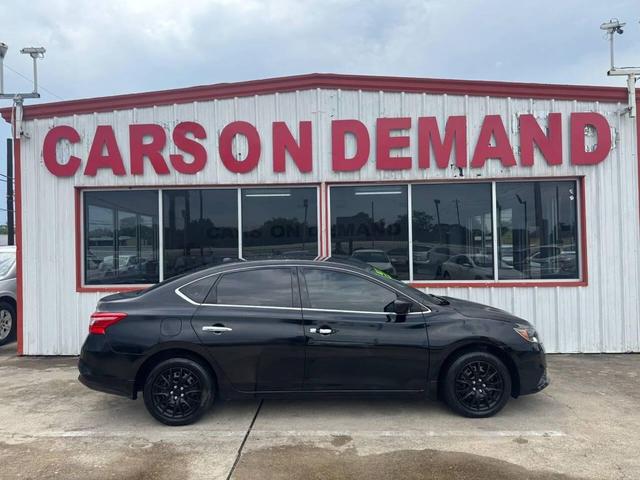 Photo of 2016 Black Nissan Sentra