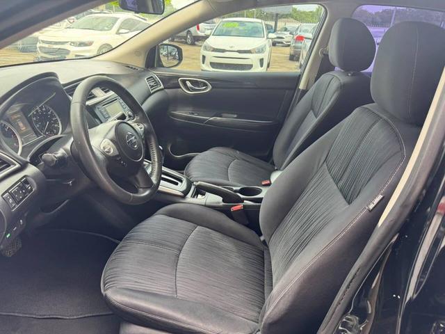 Photo of 2016 Black Nissan Sentra