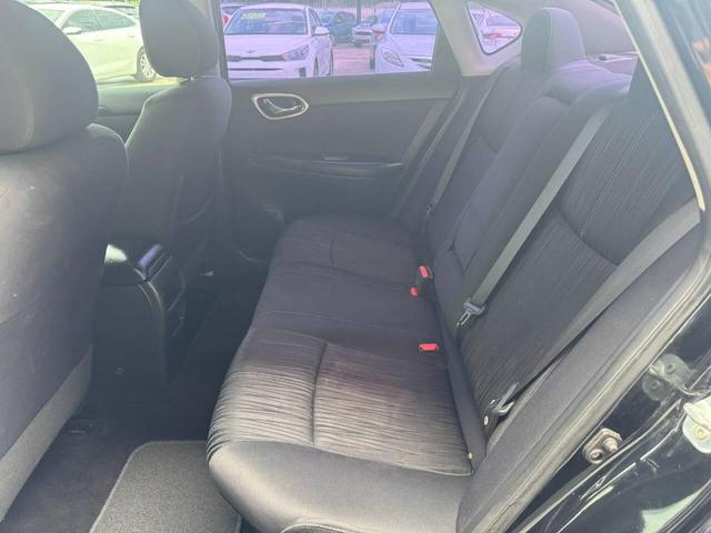 Photo of 2016 Black Nissan Sentra