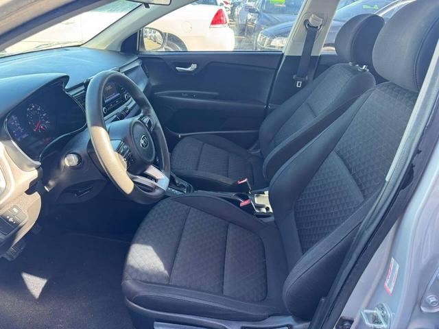 Photo of 2019 Silver Kia Rio