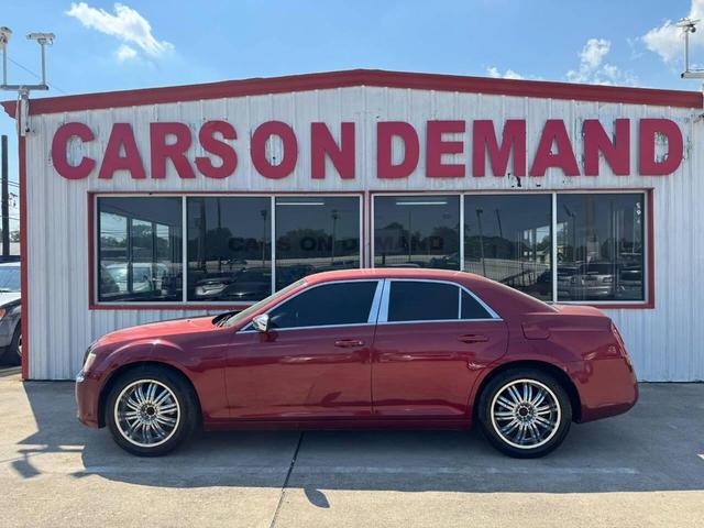 Photo of 2014 Red Chrysler 300