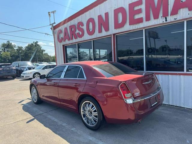 Photo of 2014 Red Chrysler 300