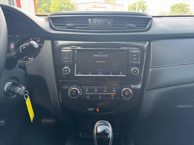 Photo of 2020 Black Nissan Rogue