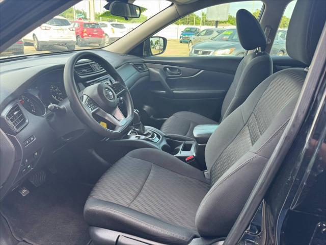 Photo of 2020 Black Nissan Rogue