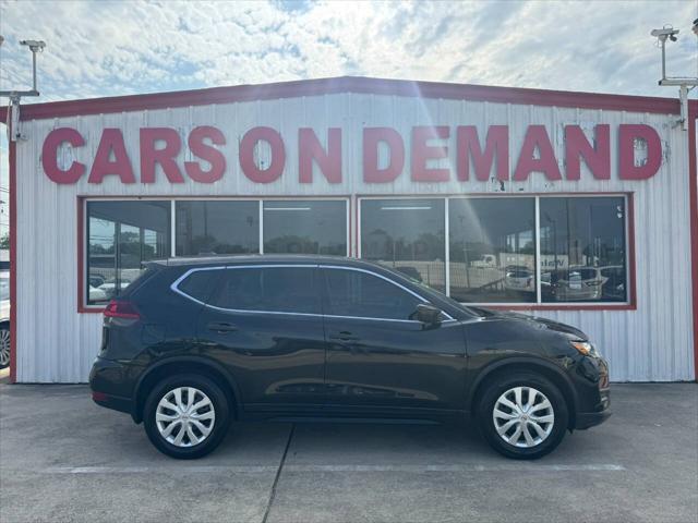 Photo of 2020 Black Nissan Rogue