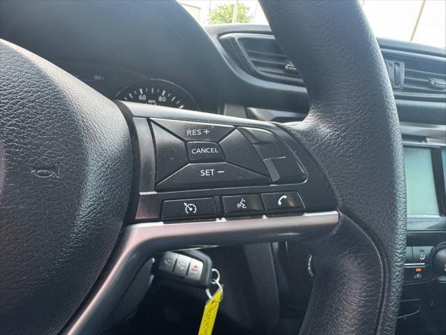 Photo of 2020 Black Nissan Rogue