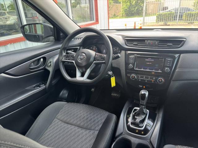 Photo of 2020 Black Nissan Rogue