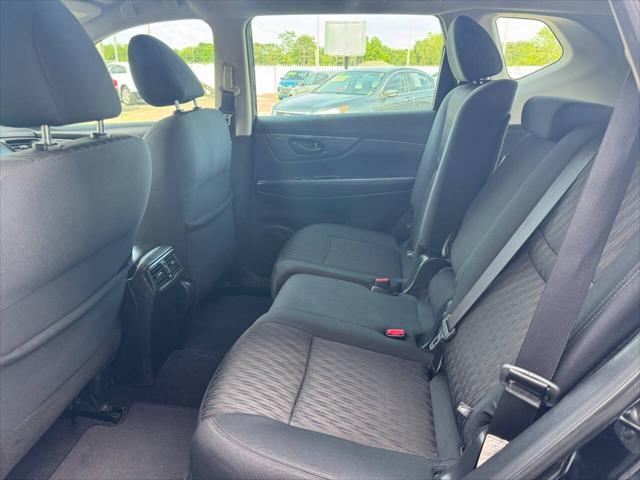 Photo of 2020 Black Nissan Rogue