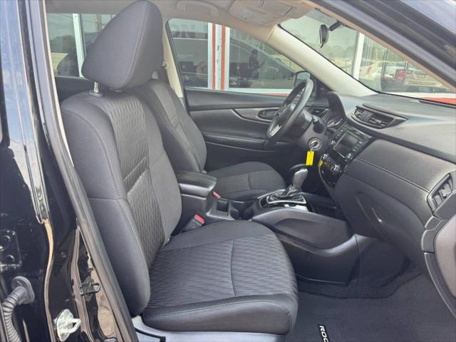 Photo of 2020 Black Nissan Rogue