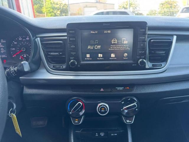 Photo of 2020 White Kia Rio