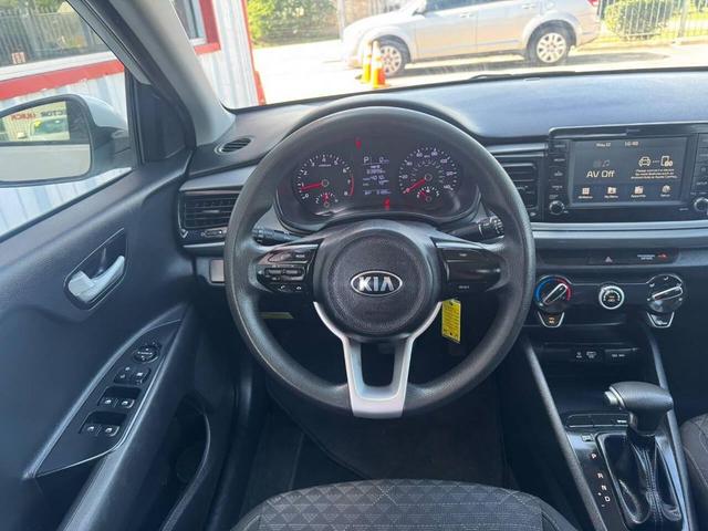Photo of 2020 White Kia Rio