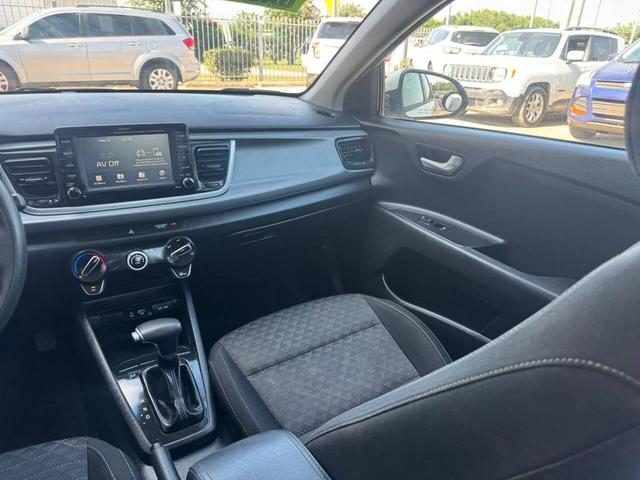 Photo of 2020 White Kia Rio