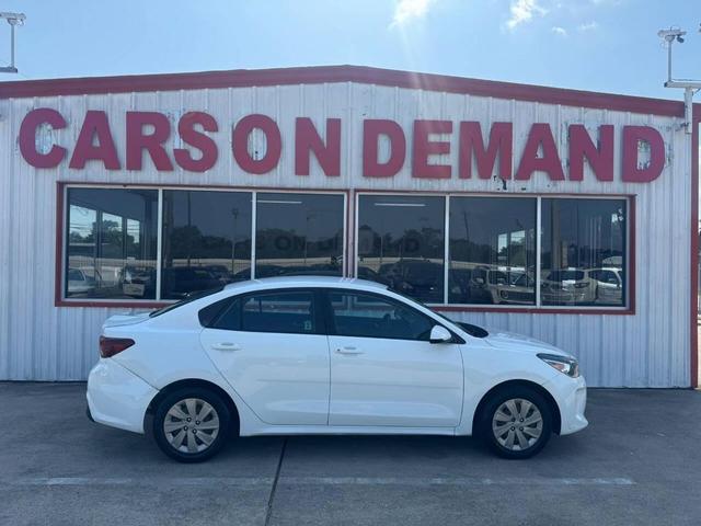 Photo of 2020 White Kia Rio