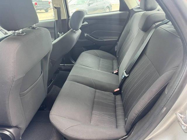Photo of 2016 Silver Ford Focus