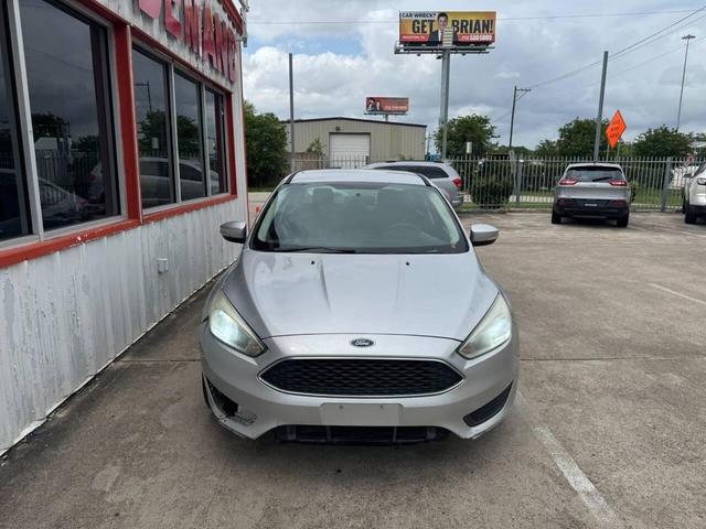 Photo of 2016 Silver Ford Focus