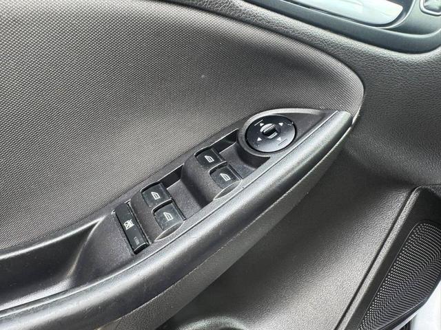 Photo of 2016 Silver Ford Focus